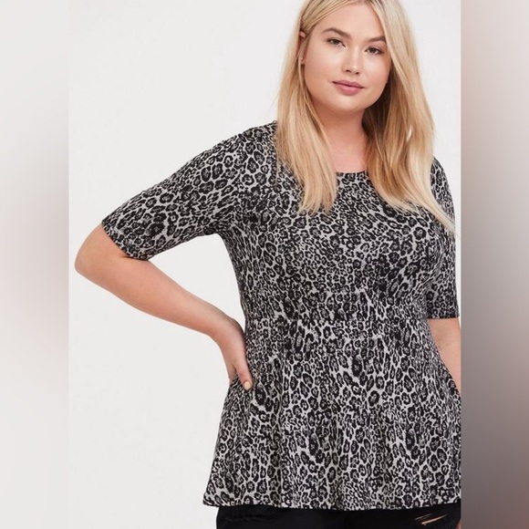 Torrid Grey Leopard Studio Knit Peplum Top Size 1X NWT - Picture 9 of 9